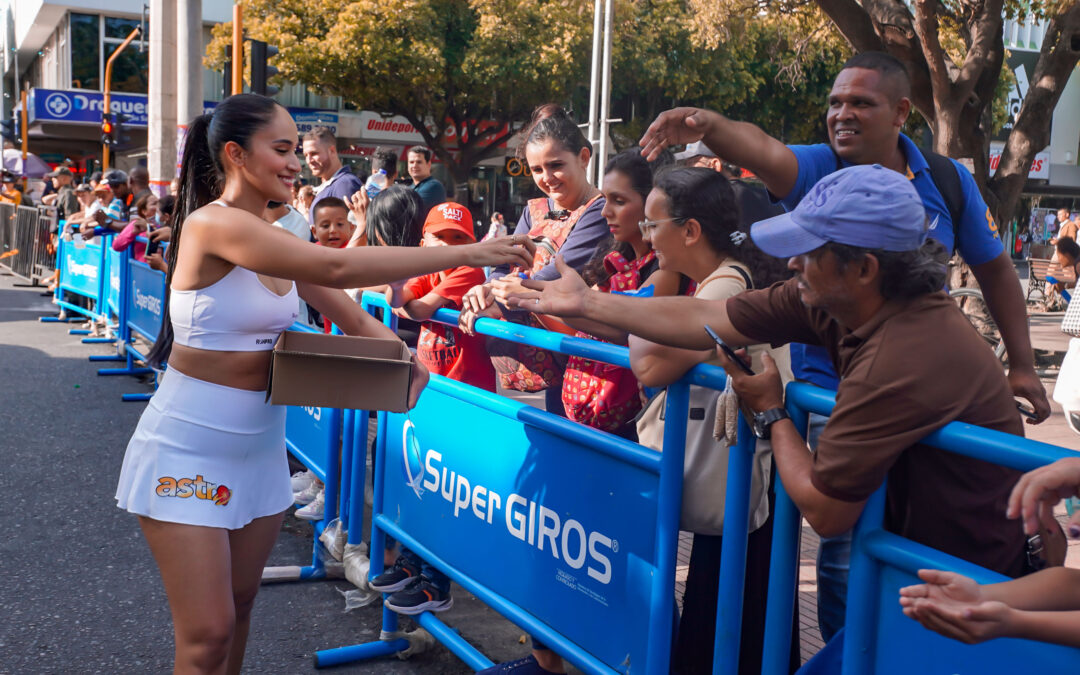 SuperGIROS Brilla en el Desfile de Carros Antiguos en Cúcuta