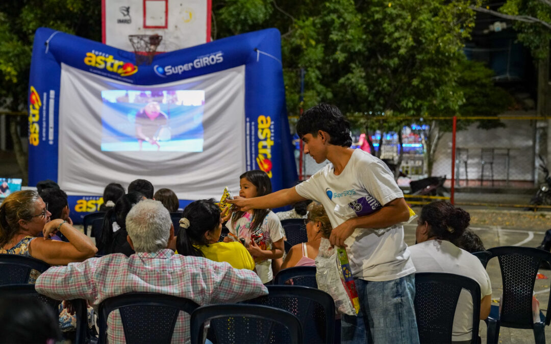 SUPERGIROS LLEVA MAGIA AL NUEVO ESCOBAL: UNA TARDE DE CINE, RISAS Y SONRISAS PARA LOS NIÑOS