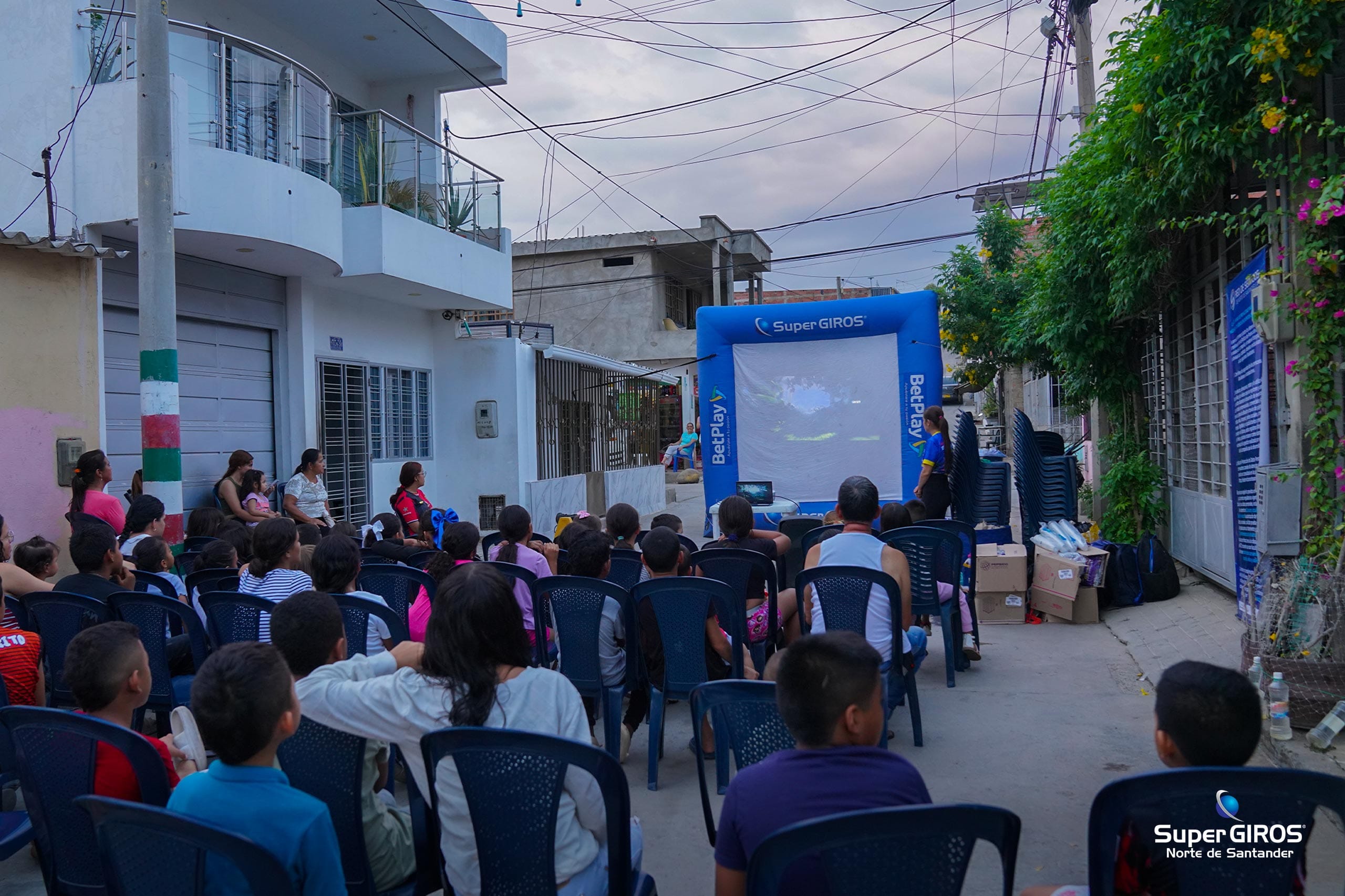 CINE-AL-BARRIO-SuperGIROS–VILLA-NUEVA