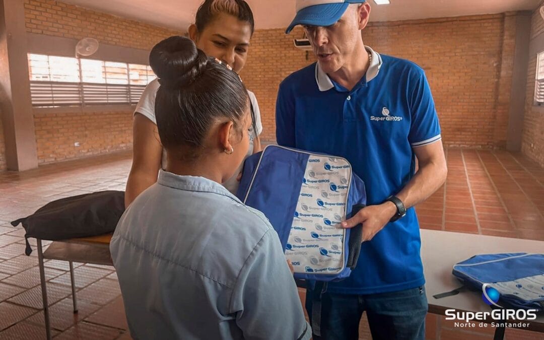 SUPERGIROS ENTREGA KITS ESCOLARES