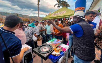 PRESENTES EN LAS FERIAS DE LABATECA