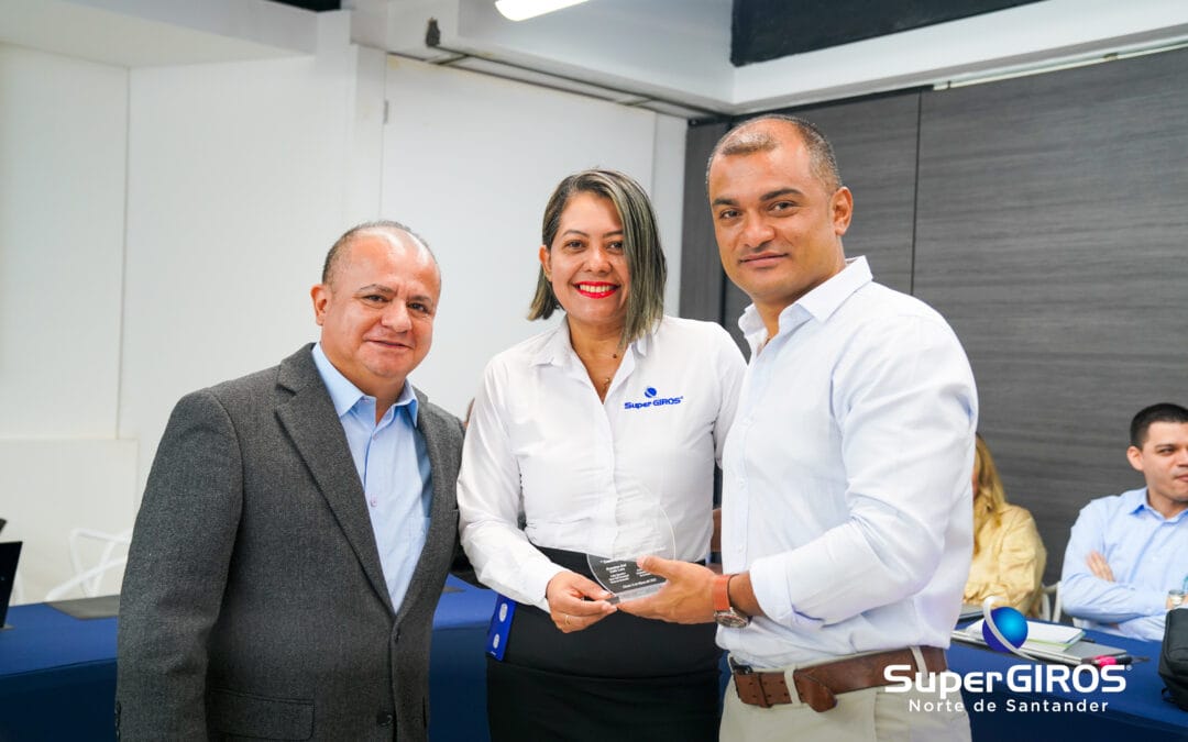 SUPERGIROS RECIBE RECONOCIMIENTO POR SU APOYO EN PROGRAMAS SOCIALES