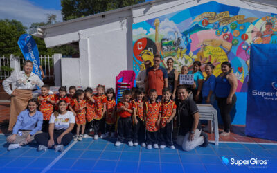 SUPERGIROS DONA MOBILIARIO AL COLEGIO SANTO APÓSTOL Y LLENA DE ALEGRÍA A LOS NIÑOS DEL BARRIO CHAPINERO