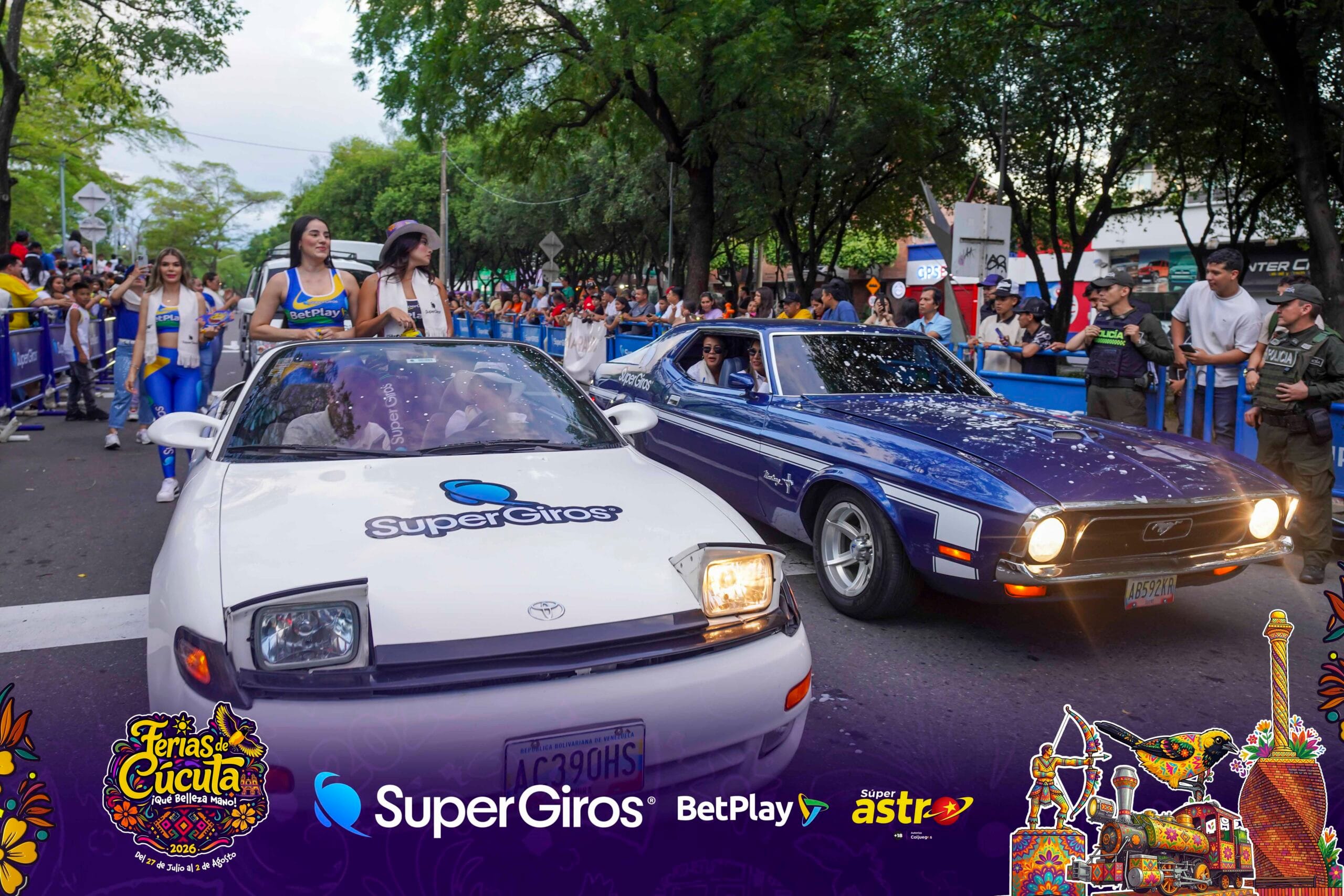 DESFILE DE CARROS ANTIGUOS